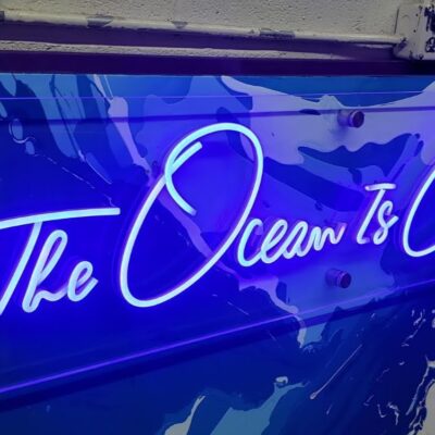 NEON (1)